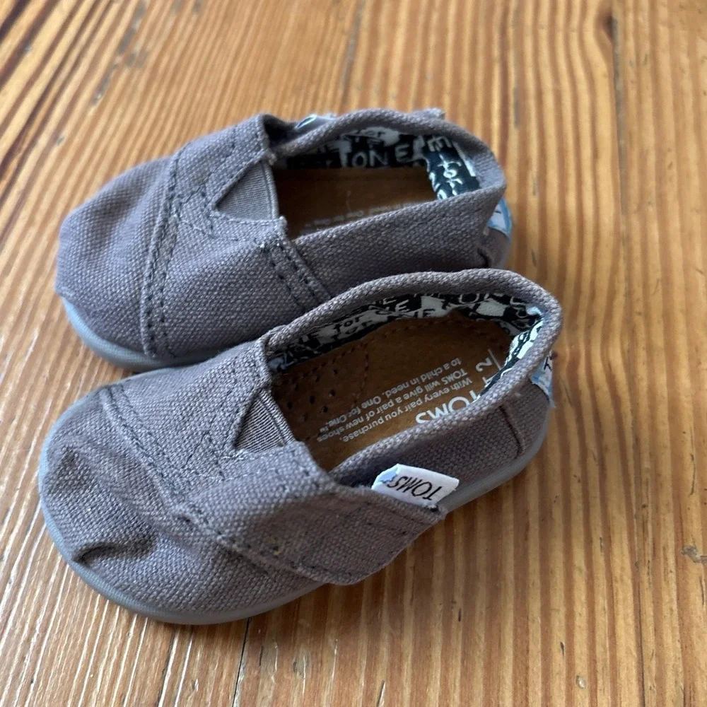 TOMS Alpargata Shoes Kids Grey‎ Canvas Hook and Loop Slip On SIZE T2